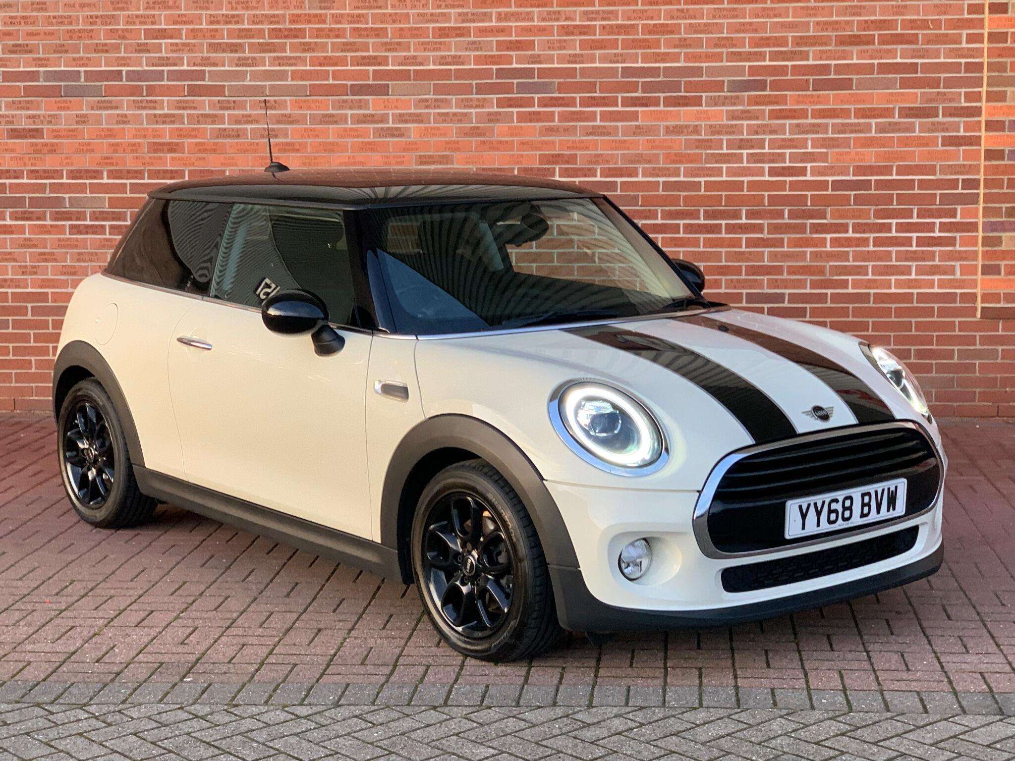 A null MINI HATCH 1.5 Cooper Euro 6 (s/s) 3dr A null MINI HATCH 1.5 Cooper Euro 6 (s/s) 3dr