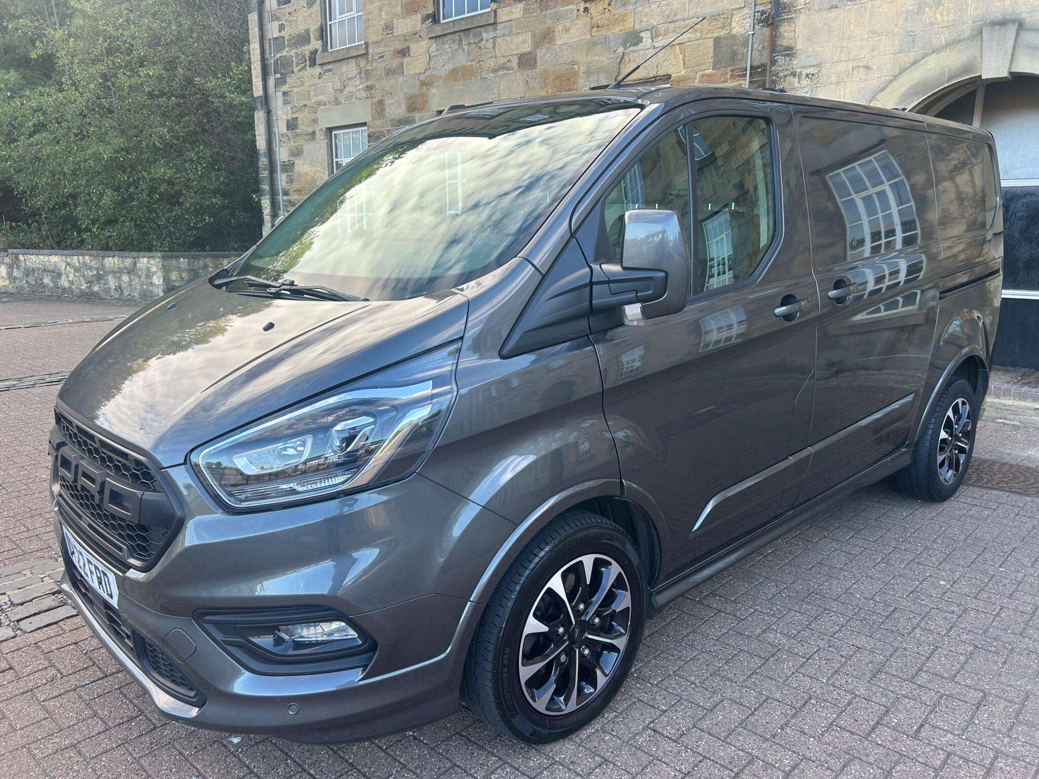 A 2022 FORD TRANSIT CUSTOM 2.0 310 EcoBlue Sport L1 H1 Euro 6 (s/s) 5dr A 2022 FORD TRANSIT CUSTOM 2.0 310 EcoBlue Sport L1 H1 Euro 6 (s/s) 5dr