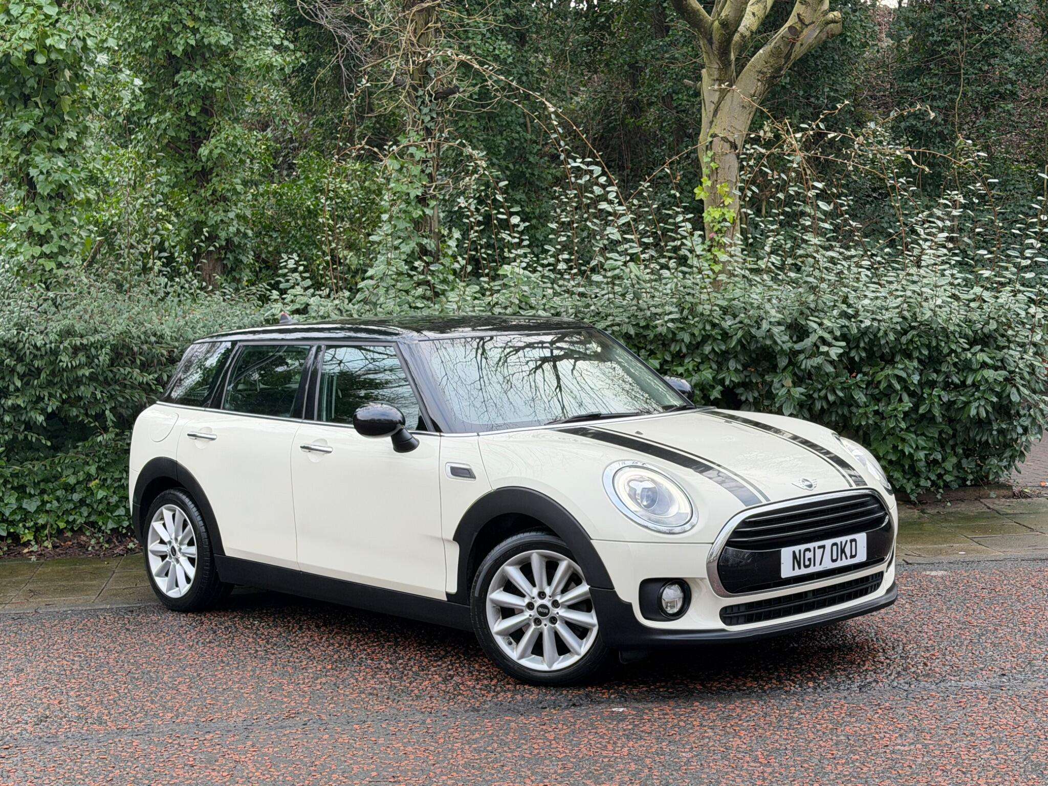 A 2017 MINI CLUBMAN 1.5 Cooper Euro 6 (s/s) 6dr A 2017 MINI CLUBMAN 1.5 Cooper Euro 6 (s/s) 6dr