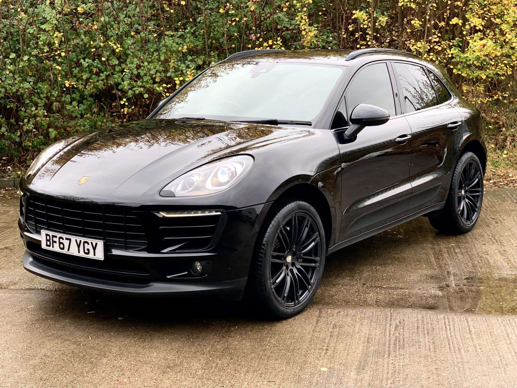 null PORSCHE MACAN null PORSCHE MACAN