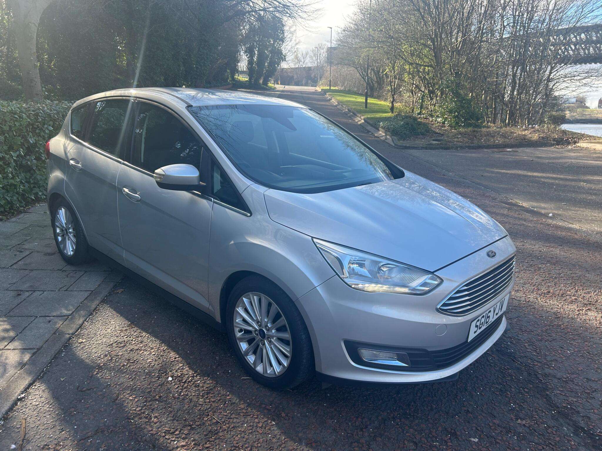 A 2016 FORD C-MAX 1.5 TDCi Titanium Euro 6 (s/s) 5dr A 2016 FORD C-MAX 1.5 TDCi Titanium Euro 6 (s/s) 5dr