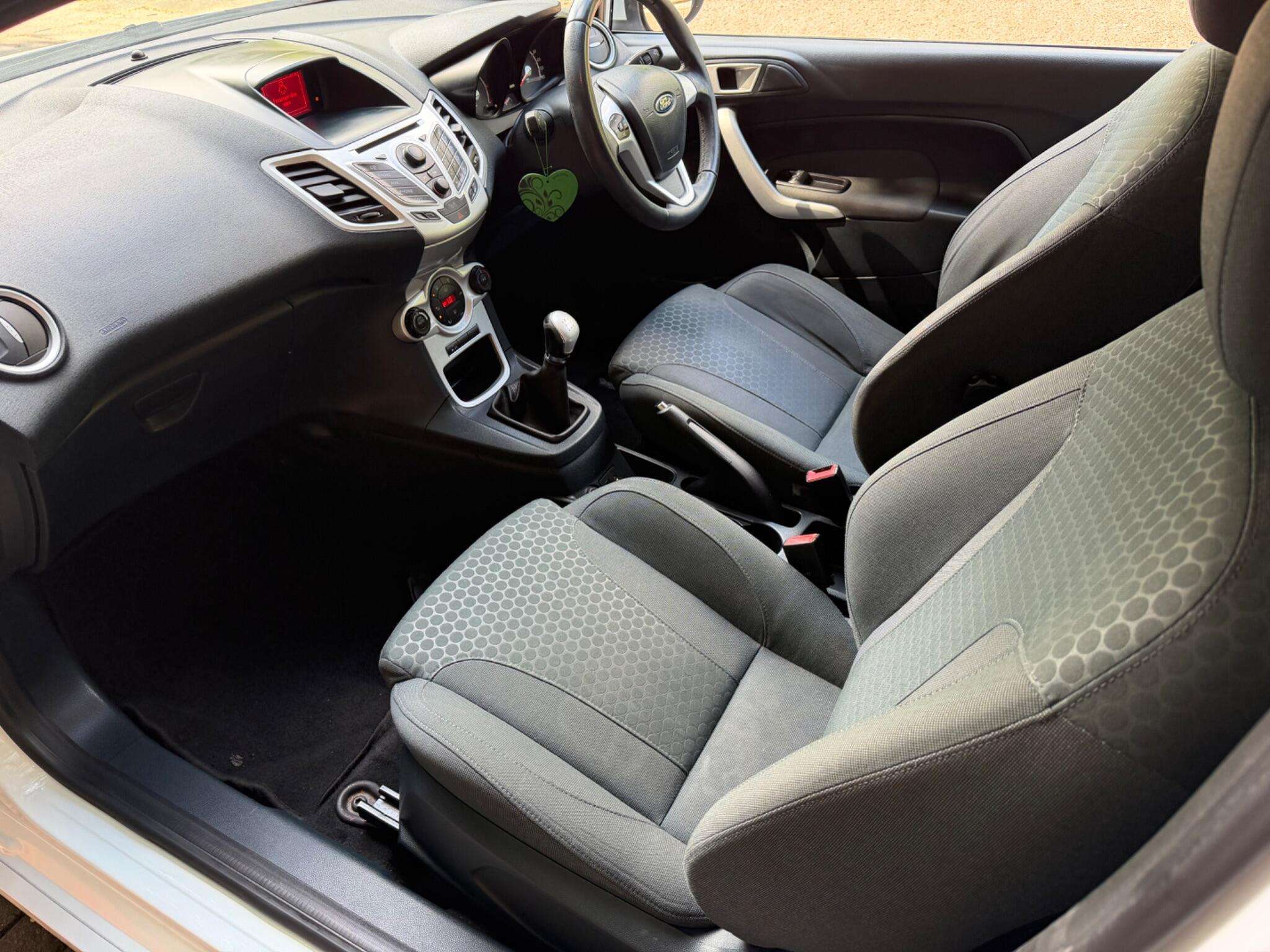 2011 FORD FIESTA 2011 FORD FIESTA