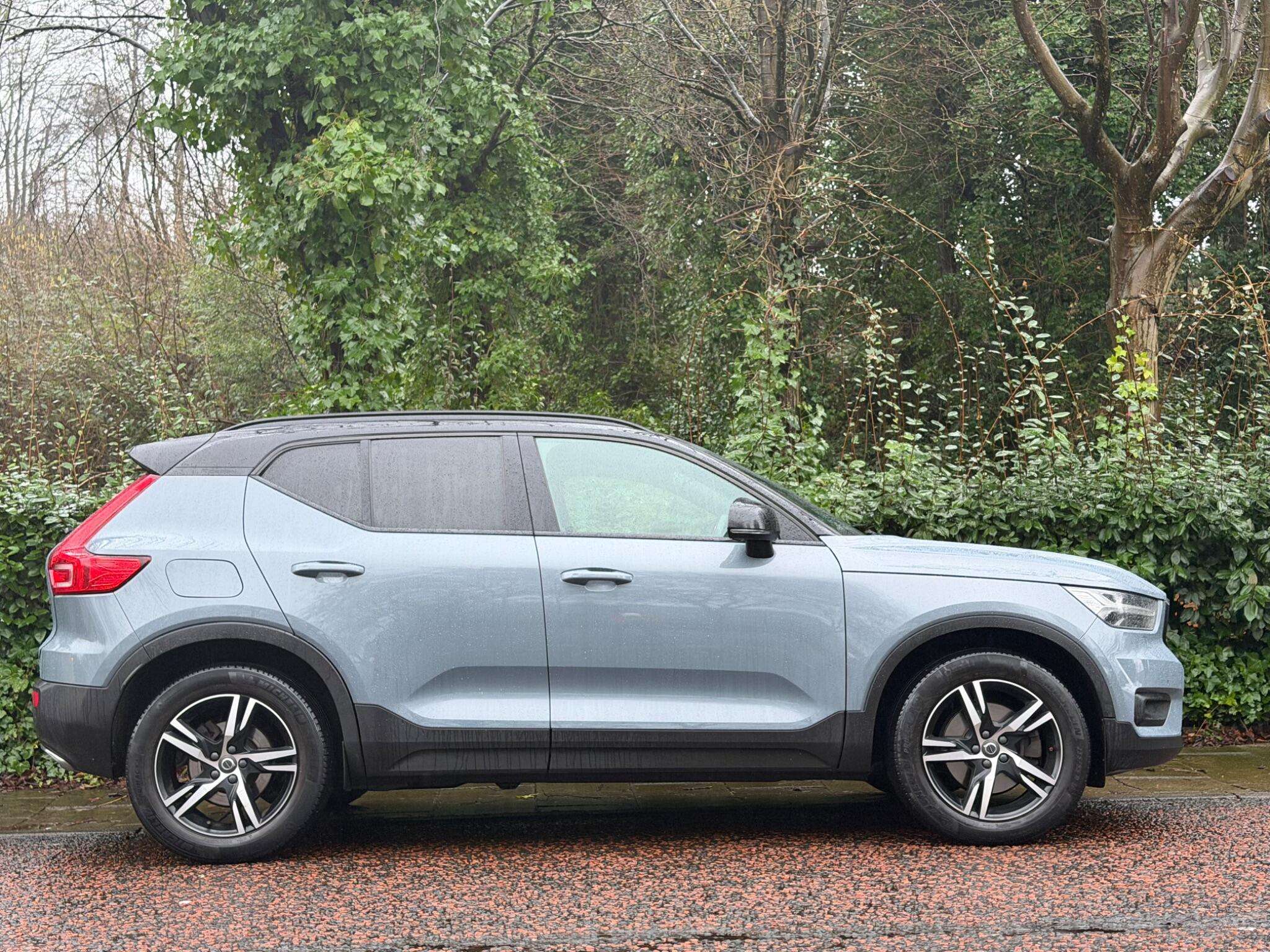 2020 VOLVO XC40 2020 VOLVO XC40