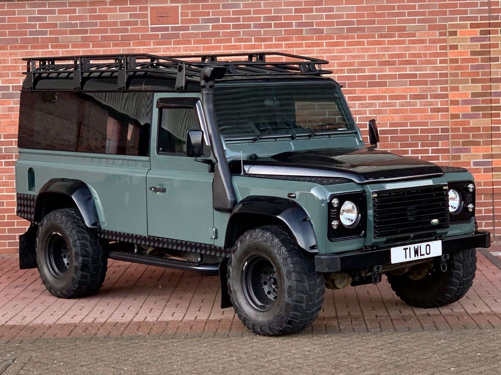null LAND ROVER DEFENDER 110 null LAND ROVER DEFENDER 110