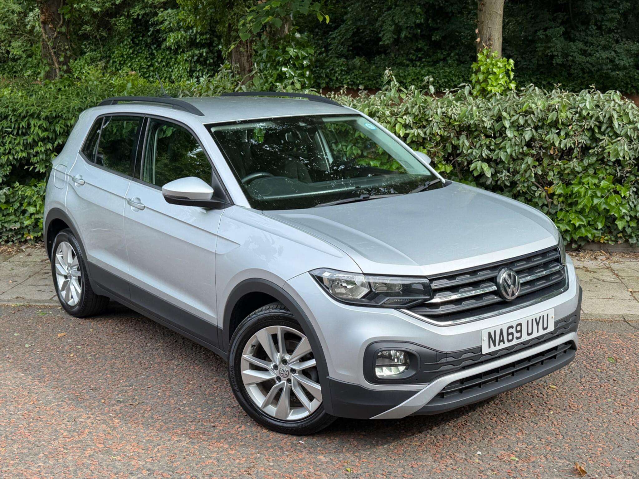 A 2019 VOLKSWAGEN T-CROSS 1.0 TSI SE Euro 6 (s/s) 5dr A 2019 VOLKSWAGEN T-CROSS 1.0 TSI SE Euro 6 (s/s) 5dr