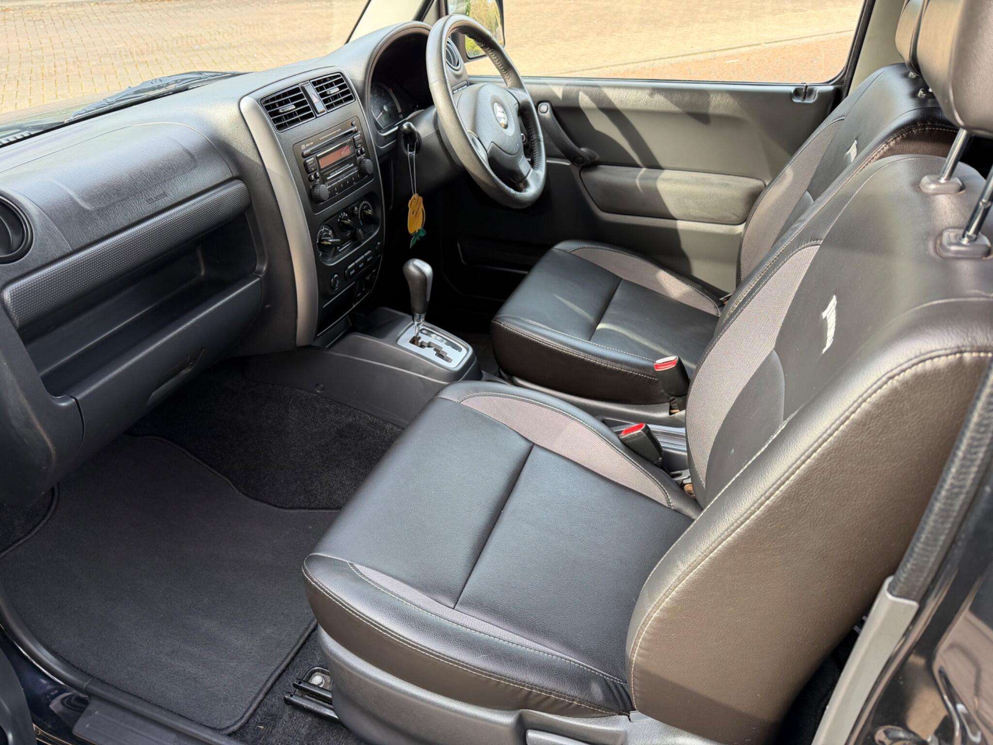 2011 SUZUKI JIMNY 2011 SUZUKI JIMNY