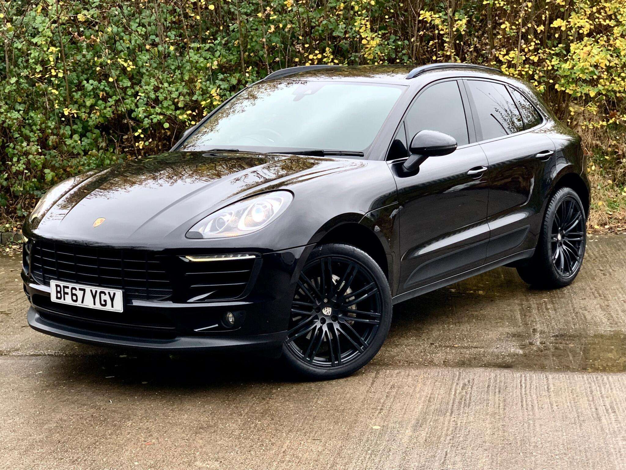 null PORSCHE MACAN null PORSCHE MACAN