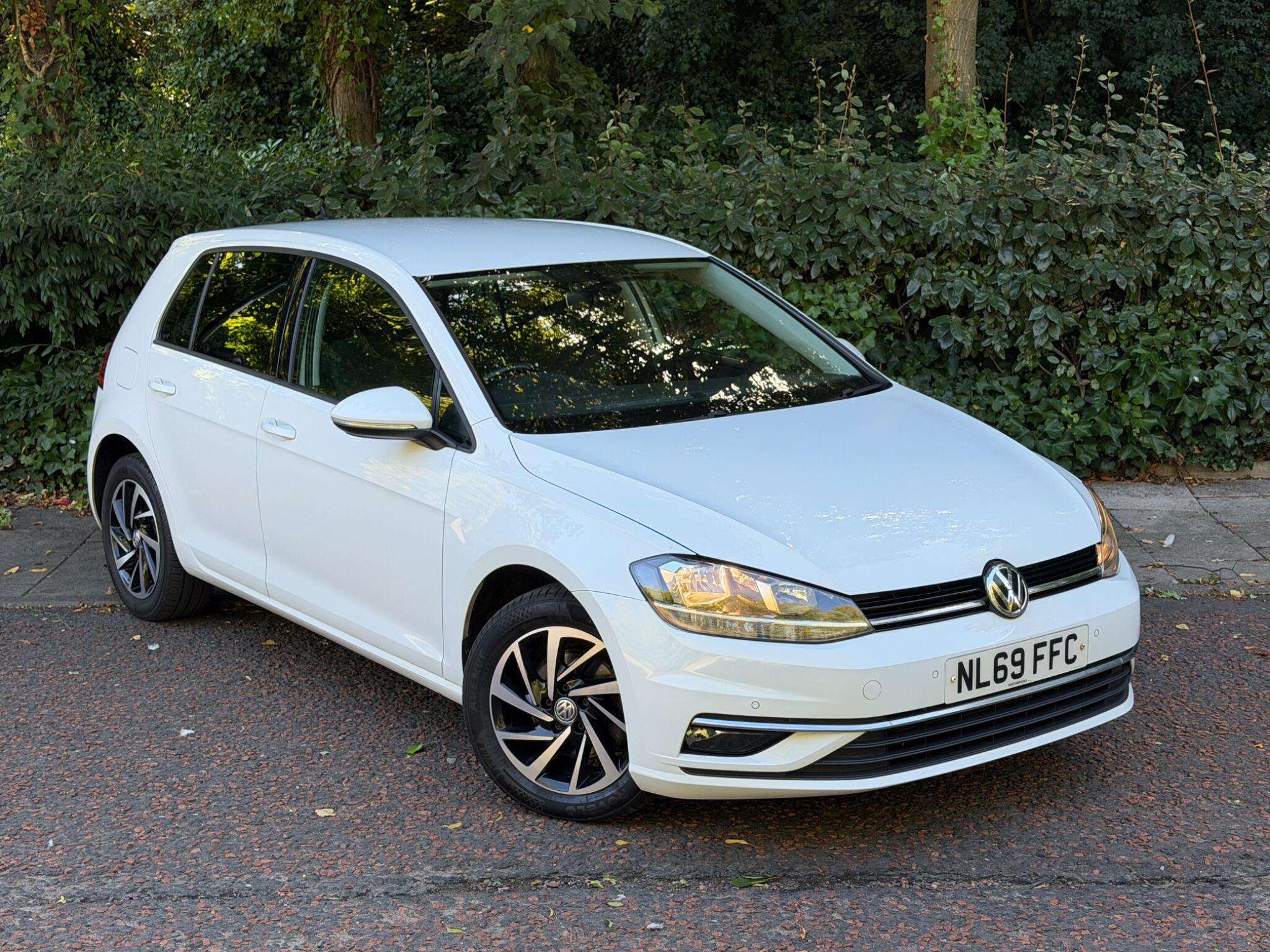 A 2019 VOLKSWAGEN GOLF 1.6 TDI Match Euro 6 (s/s) 5dr A 2019 VOLKSWAGEN GOLF 1.6 TDI Match Euro 6 (s/s) 5dr