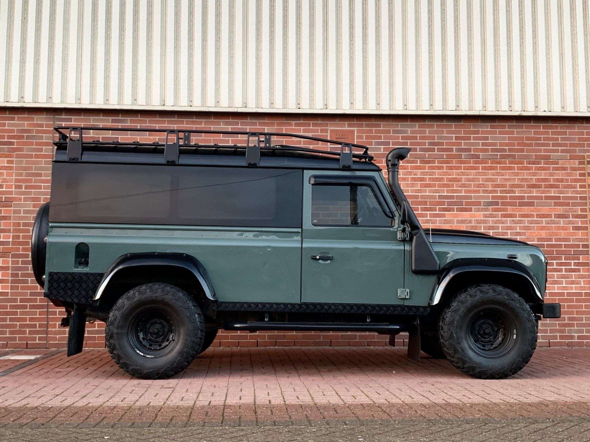 null LAND ROVER DEFENDER 110 null LAND ROVER DEFENDER 110