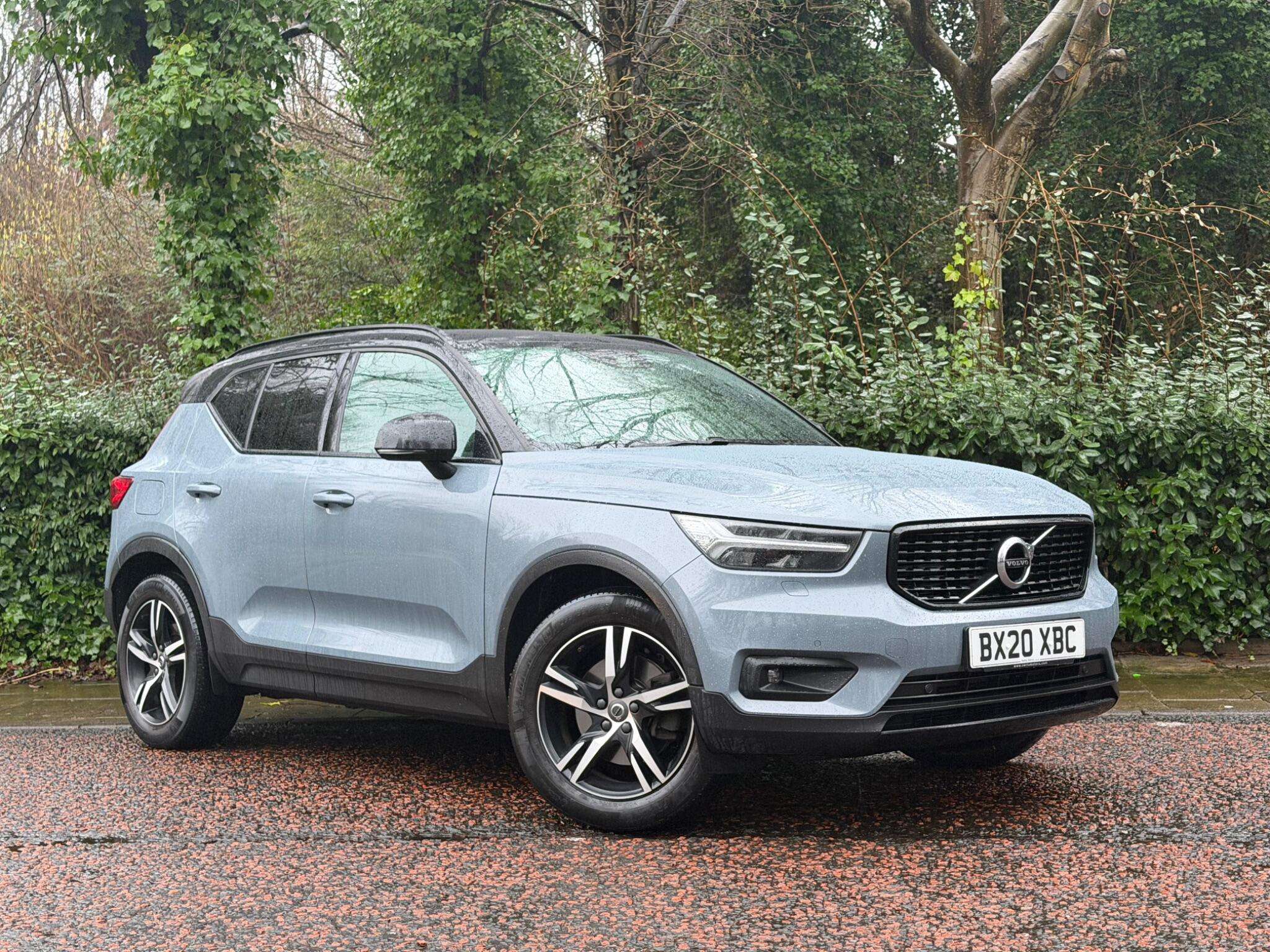 A 2020 VOLVO XC40 2.0 D4 R-Design Auto AWD Euro 6 (s/s) 5dr A 2020 VOLVO XC40 2.0 D4 R-Design Auto AWD Euro 6 (s/s) 5dr