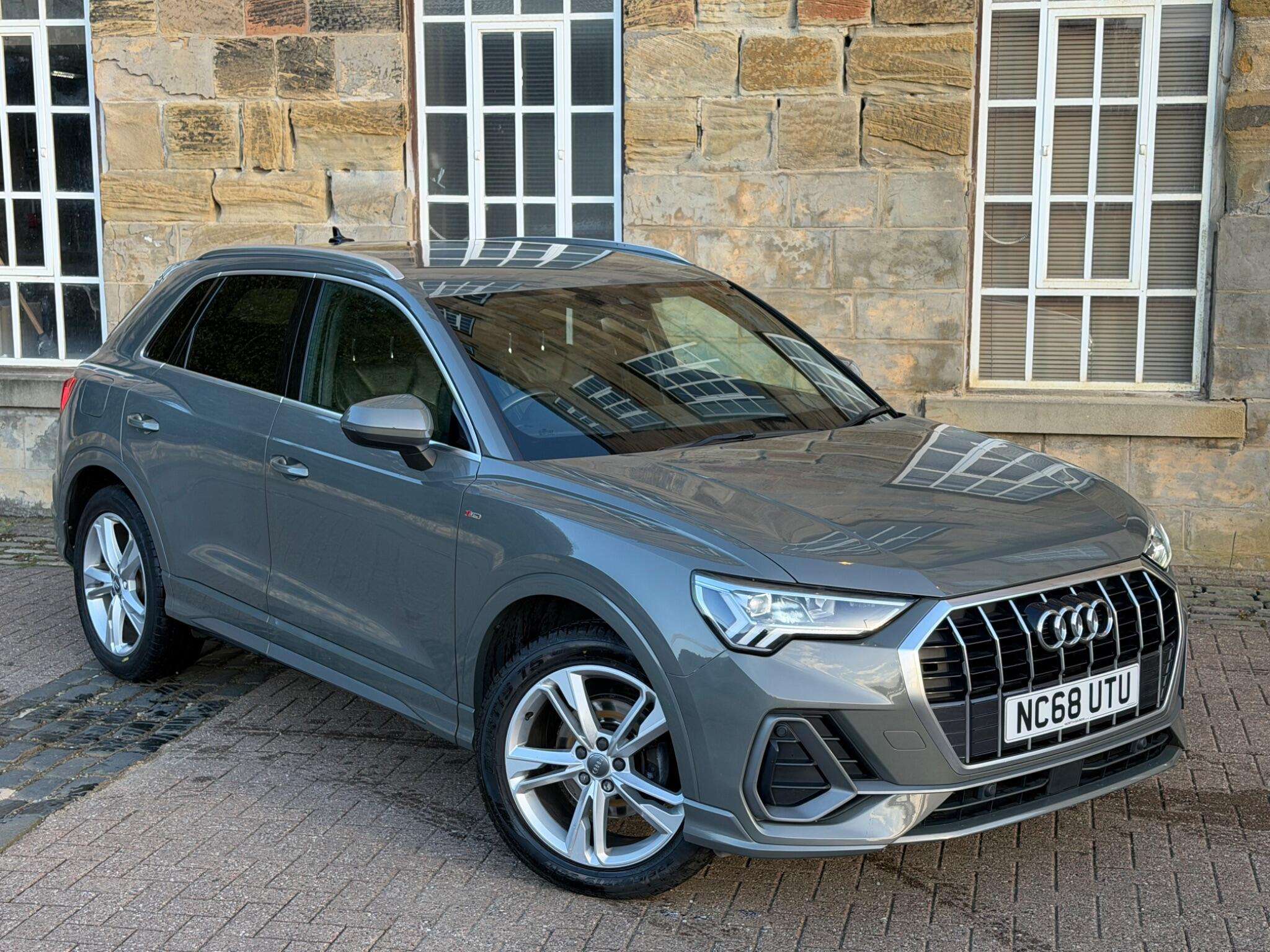 A 2019 AUDI Q3 1.5 TFSI CoD 35 S line Euro 6 (s/s) 5dr A 2019 AUDI Q3 1.5 TFSI CoD 35 S line Euro 6 (s/s) 5dr