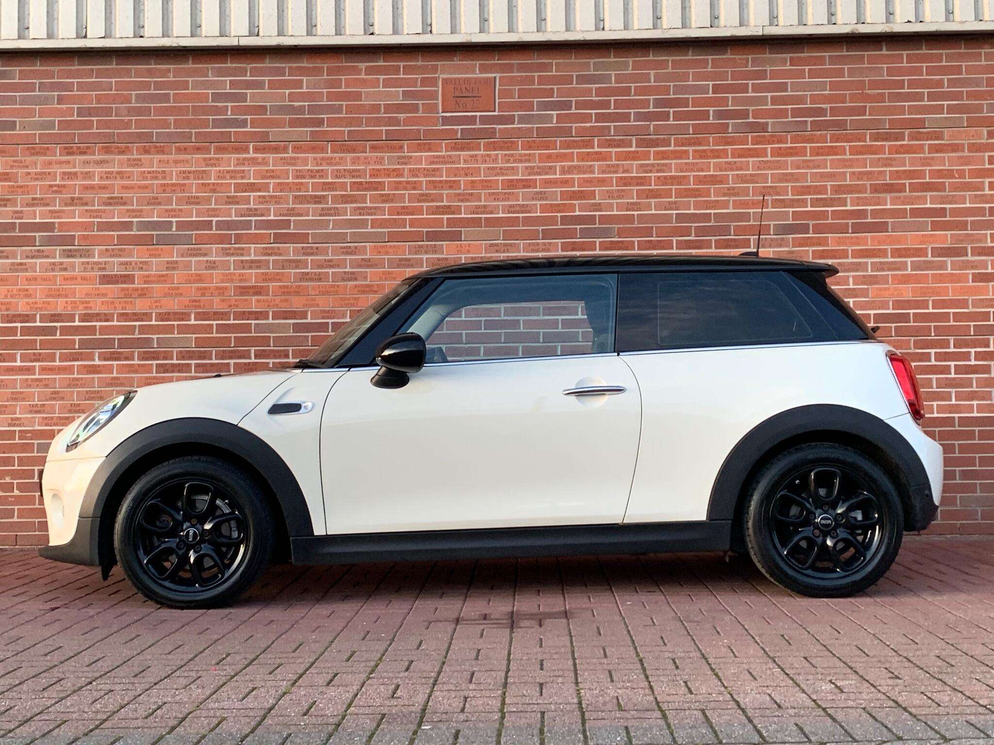 null MINI HATCH null MINI HATCH