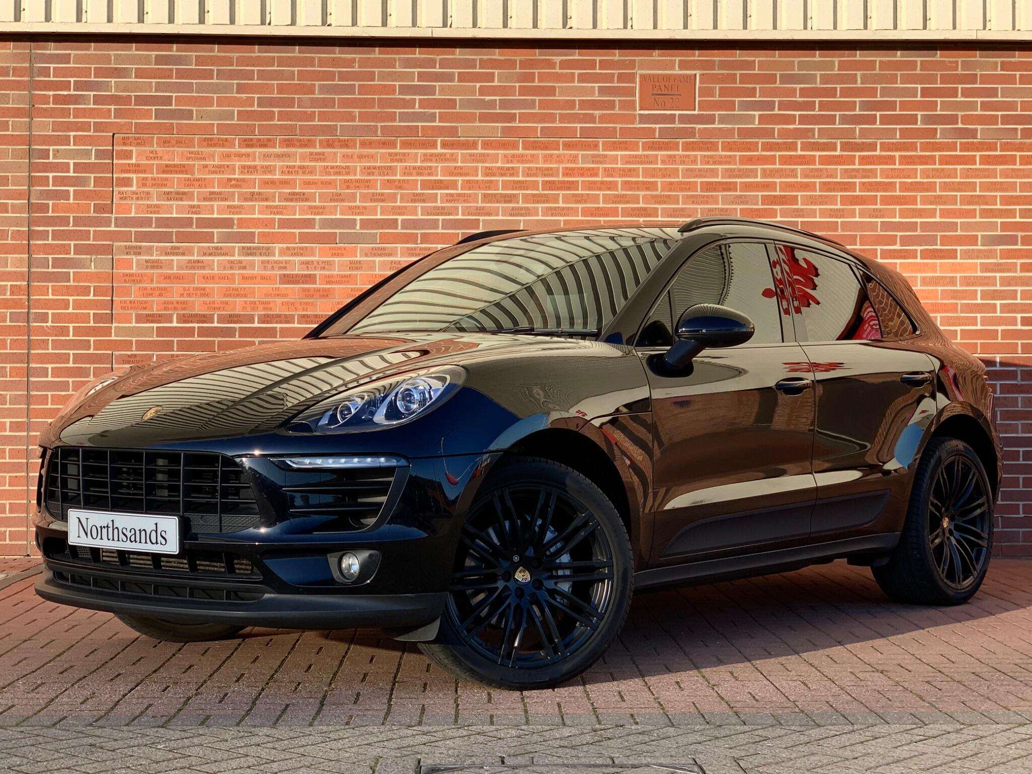 null PORSCHE MACAN null PORSCHE MACAN