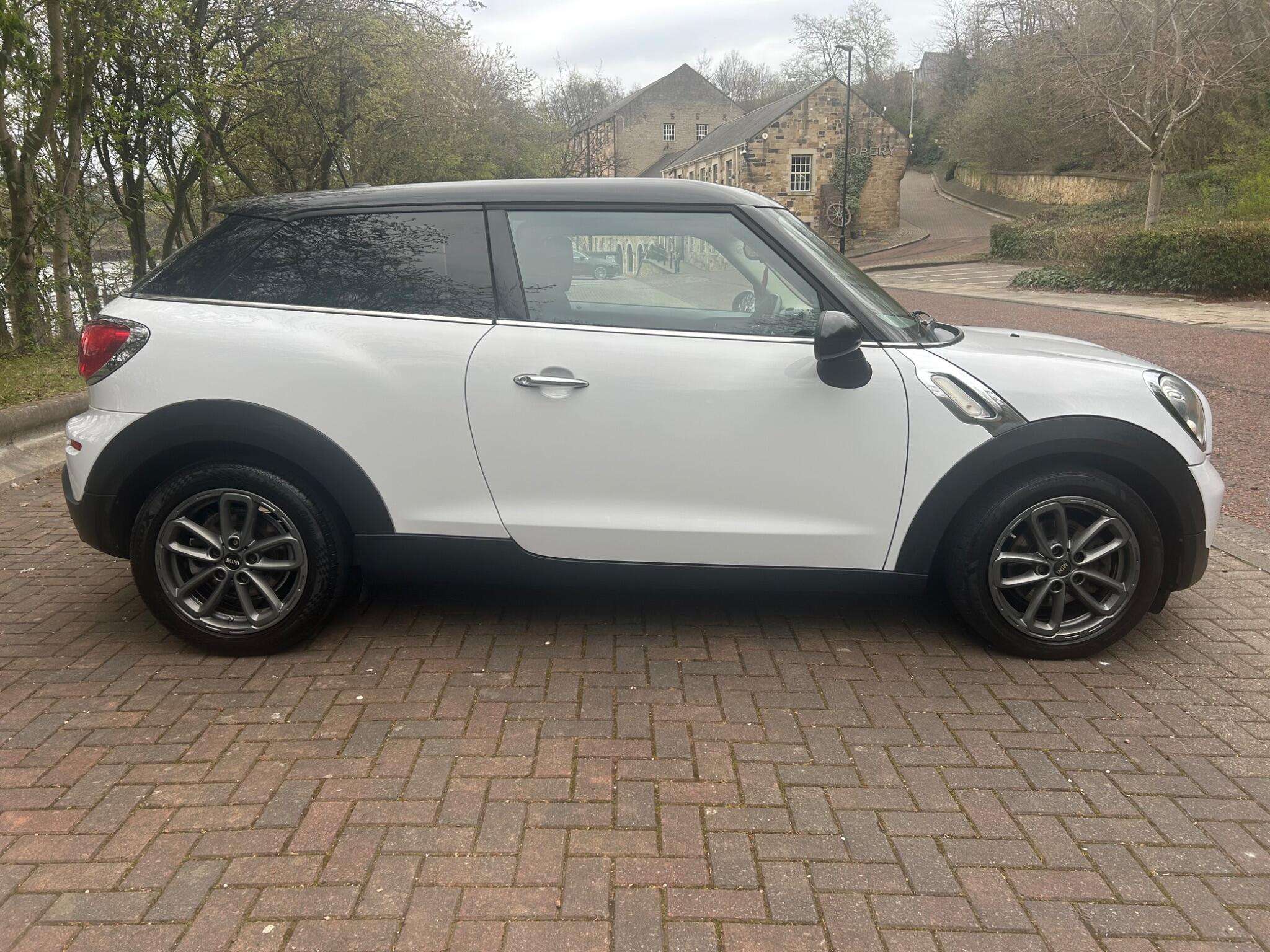 A 2014 MINI PACEMAN 1.6 Cooper Euro 5 (s/s) 3dr A 2014 MINI PACEMAN 1.6 Cooper Euro 5 (s/s) 3dr