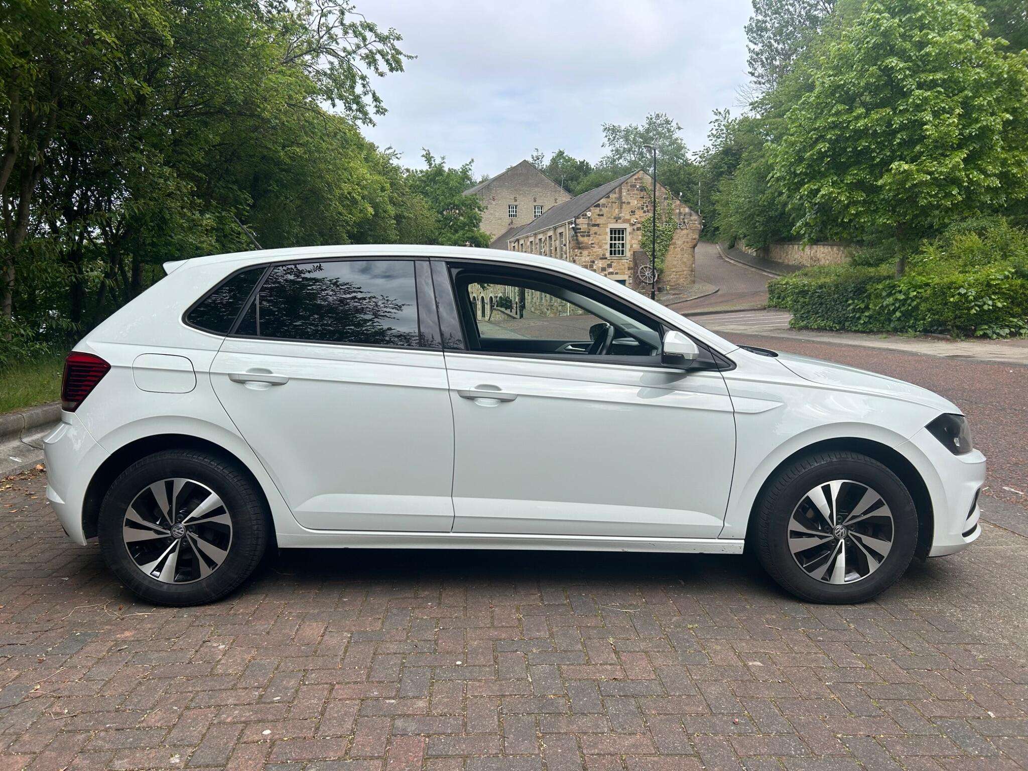 A 2018 VOLKSWAGEN POLO 1.0 TSI SE Euro 6 (s/s) 5dr A 2018 VOLKSWAGEN POLO 1.0 TSI SE Euro 6 (s/s) 5dr