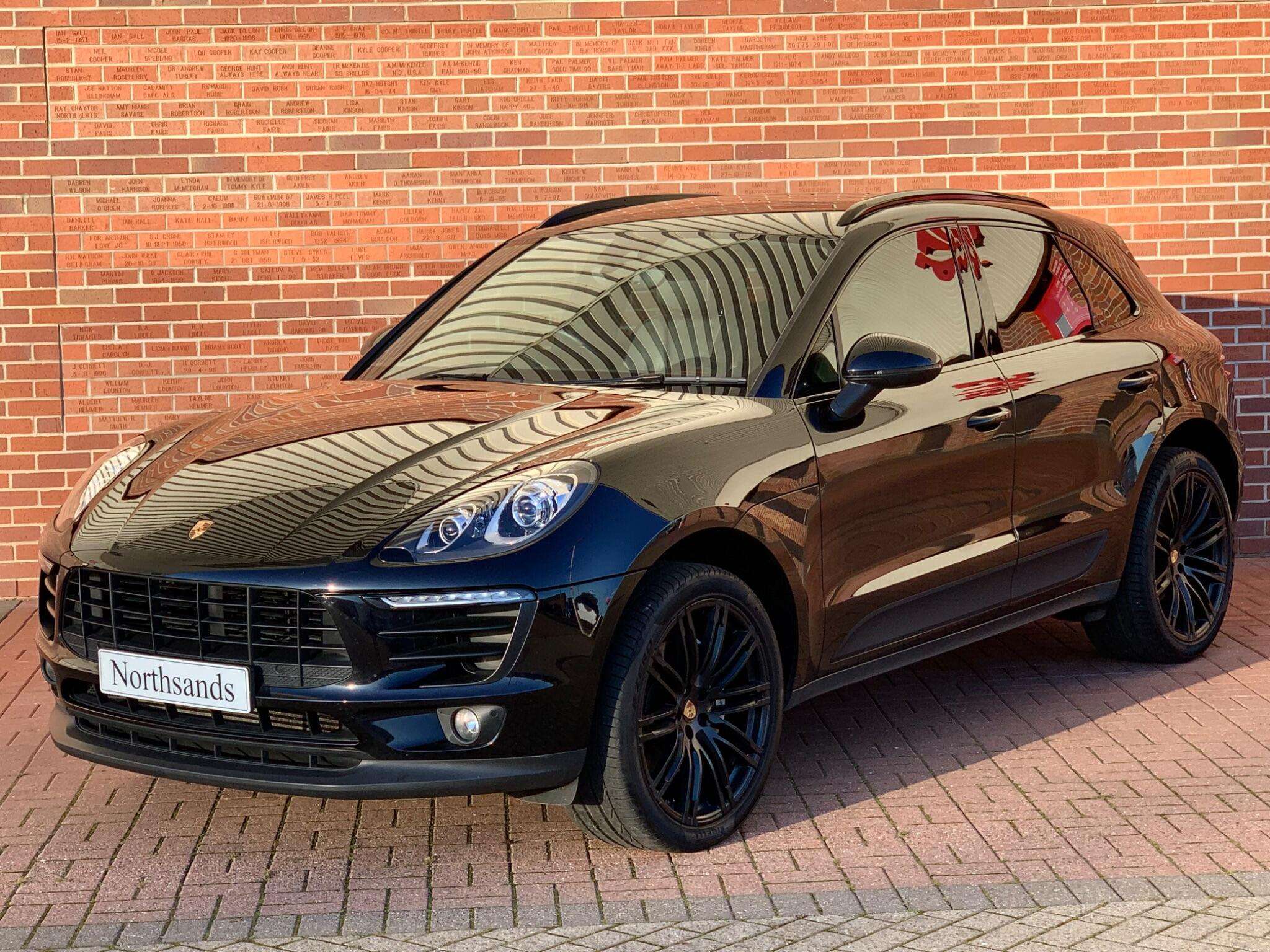 null PORSCHE MACAN null PORSCHE MACAN