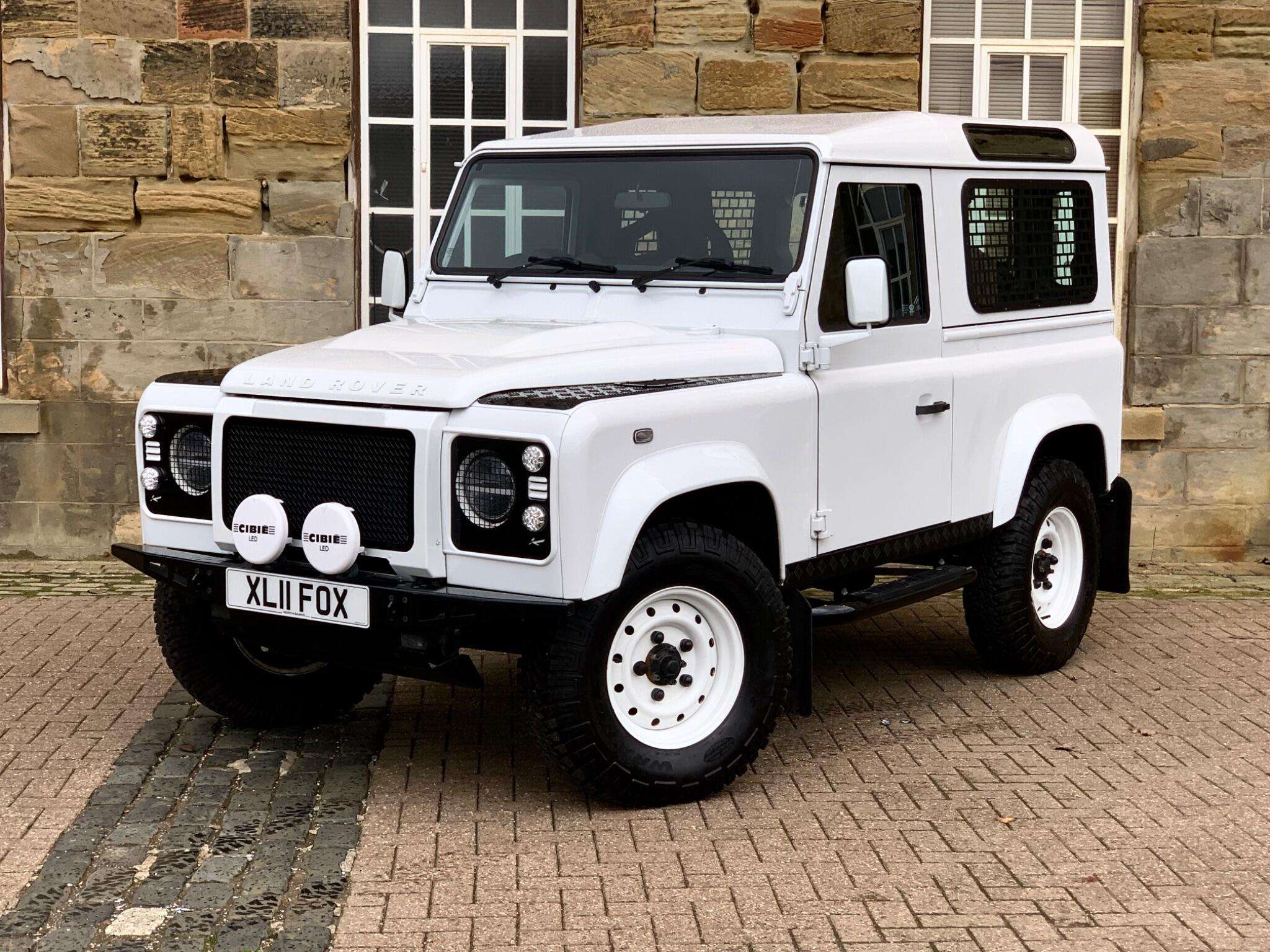 null LAND ROVER DEFENDER 90 null LAND ROVER DEFENDER 90