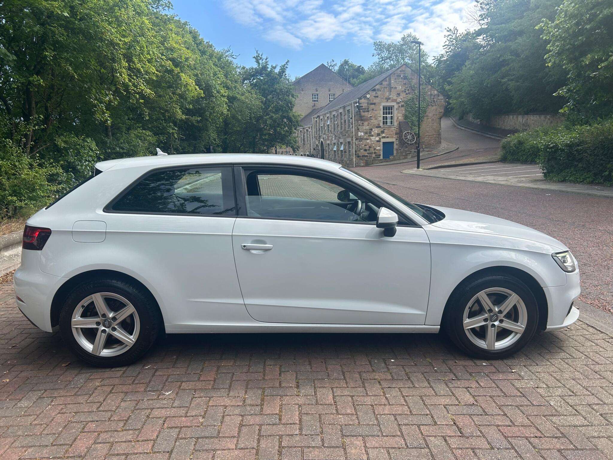 A 2017 AUDI A3 1.0 TFSI SE Euro 6 (s/s) 3dr A 2017 AUDI A3 1.0 TFSI SE Euro 6 (s/s) 3dr