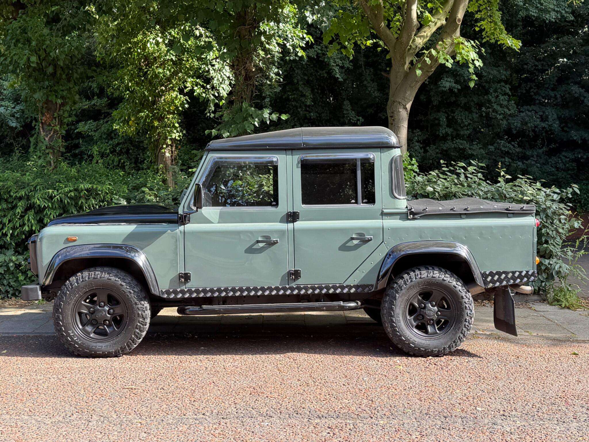 2010 LAND ROVER DEFENDER 110 2010 LAND ROVER DEFENDER 110