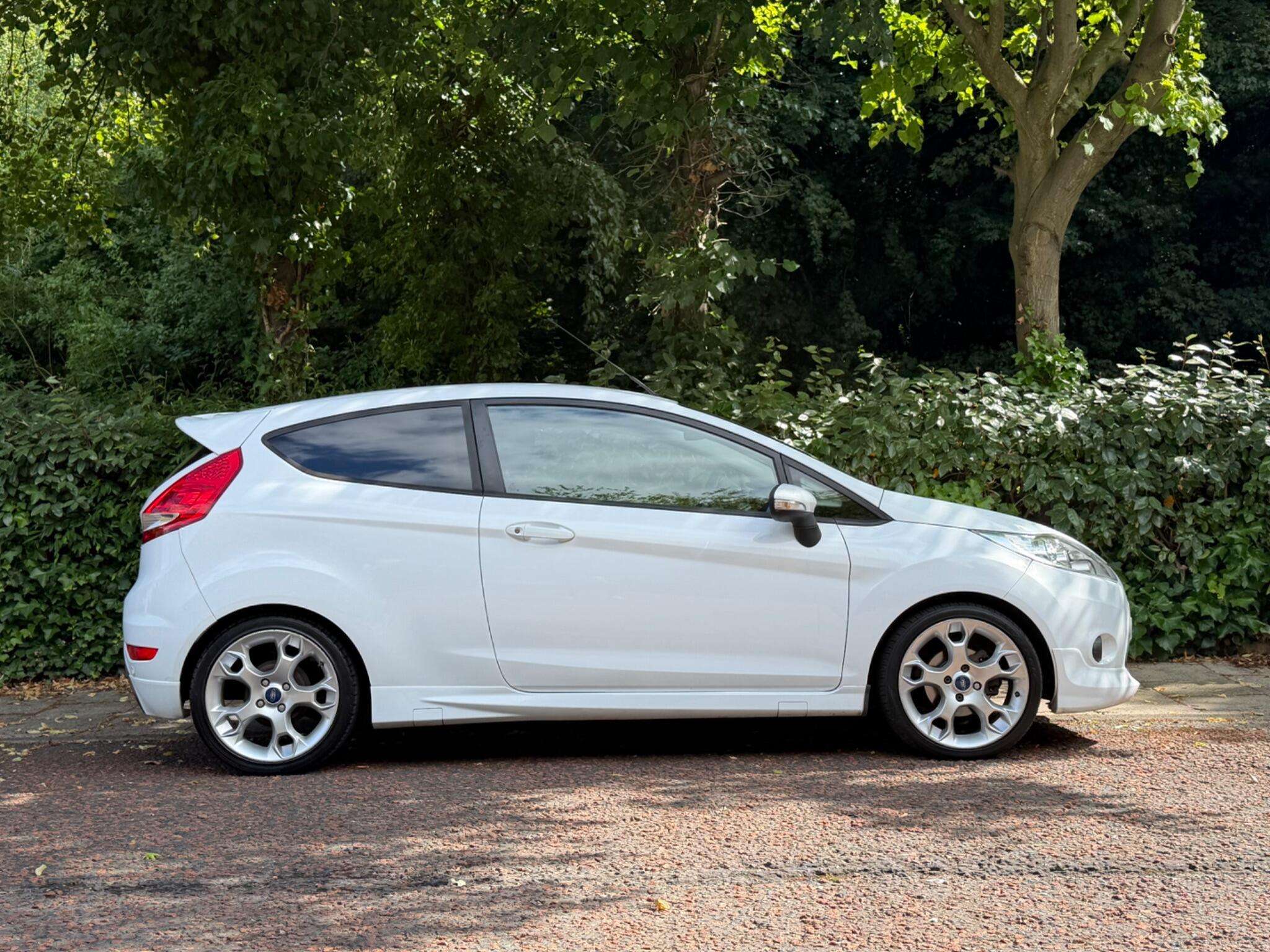 2011 FORD FIESTA 2011 FORD FIESTA