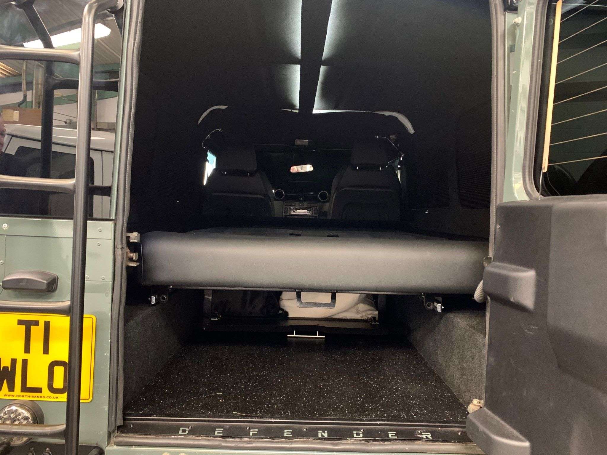 null LAND ROVER DEFENDER 110 null LAND ROVER DEFENDER 110