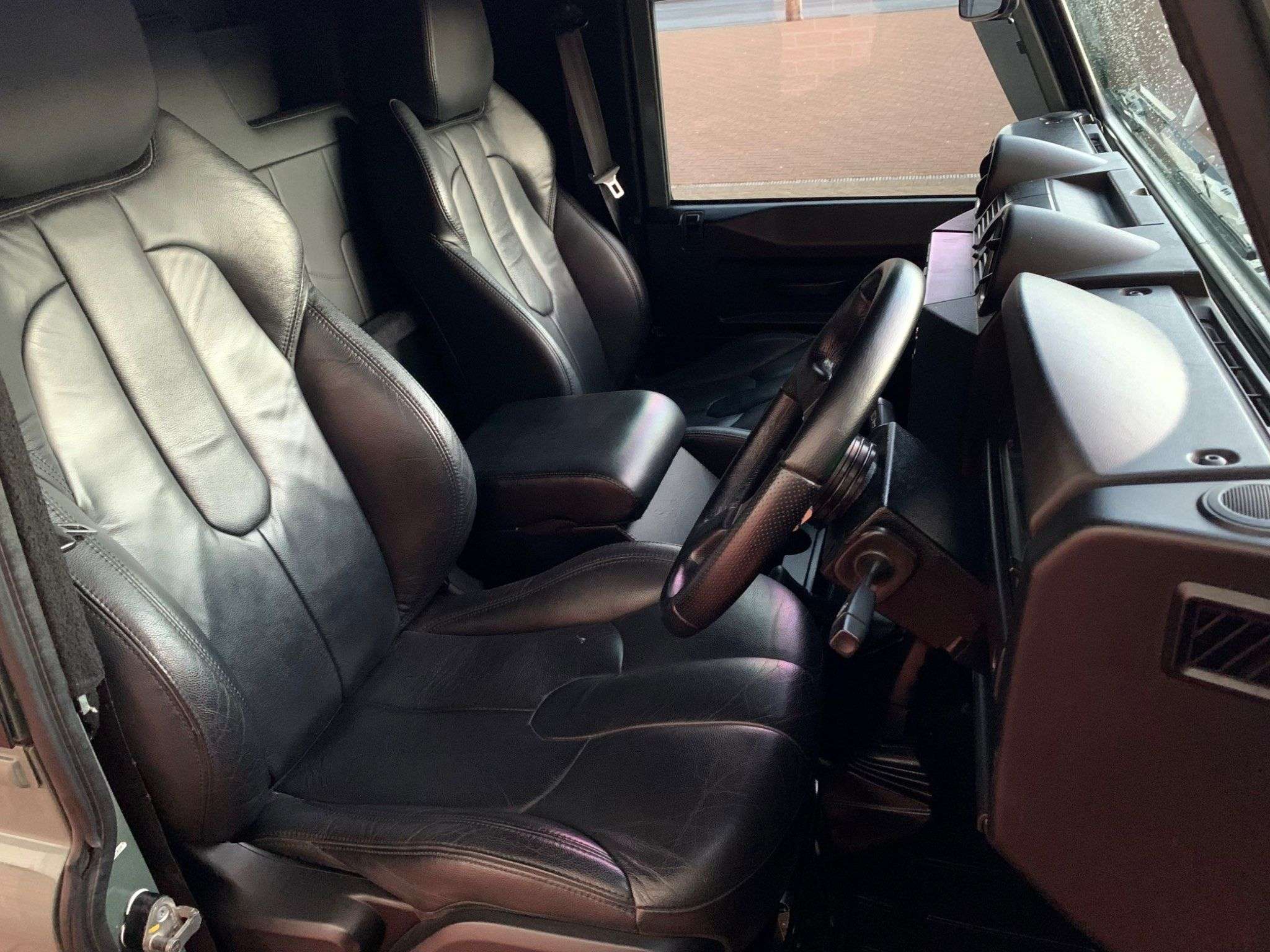 null LAND ROVER DEFENDER 110 null LAND ROVER DEFENDER 110