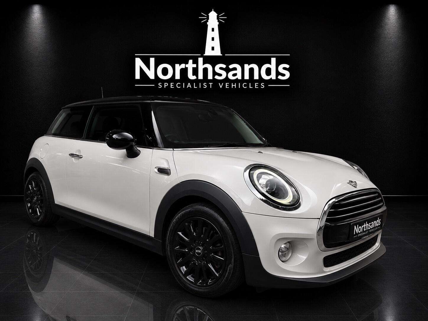 A 2019 MINI HATCH 1.5 Cooper Classic Euro 6 (s/s) 3dr A 2019 MINI HATCH 1.5 Cooper Classic Euro 6 (s/s) 3dr