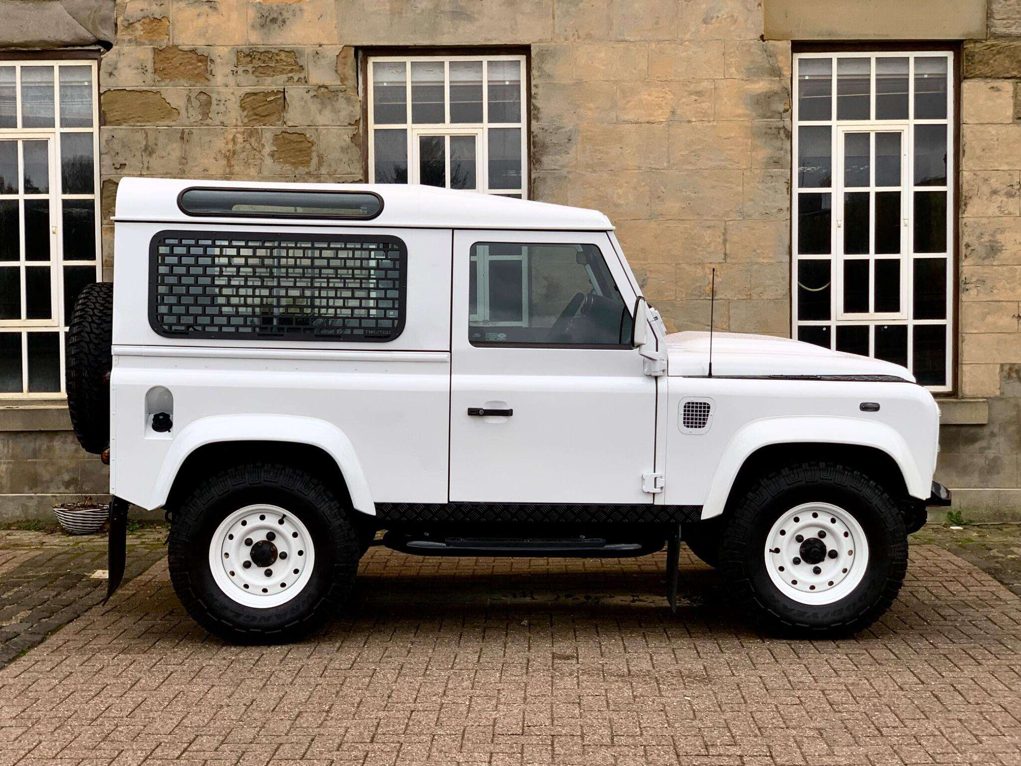 null LAND ROVER DEFENDER 90 null LAND ROVER DEFENDER 90