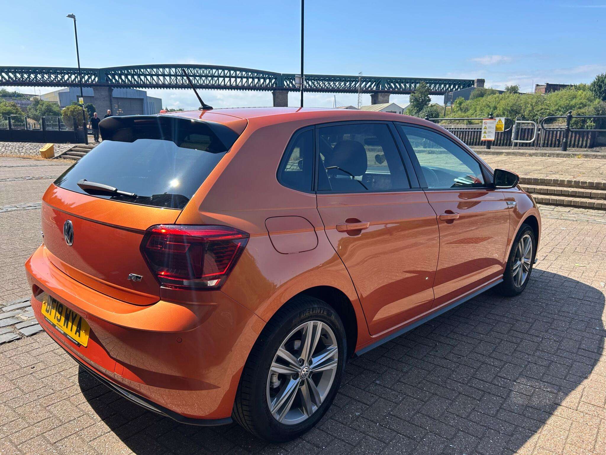 A 2019 VOLKSWAGEN POLO 1.0 TSI R-Line Euro 6 (s/s) 5dr A 2019 VOLKSWAGEN POLO 1.0 TSI R-Line Euro 6 (s/s) 5dr