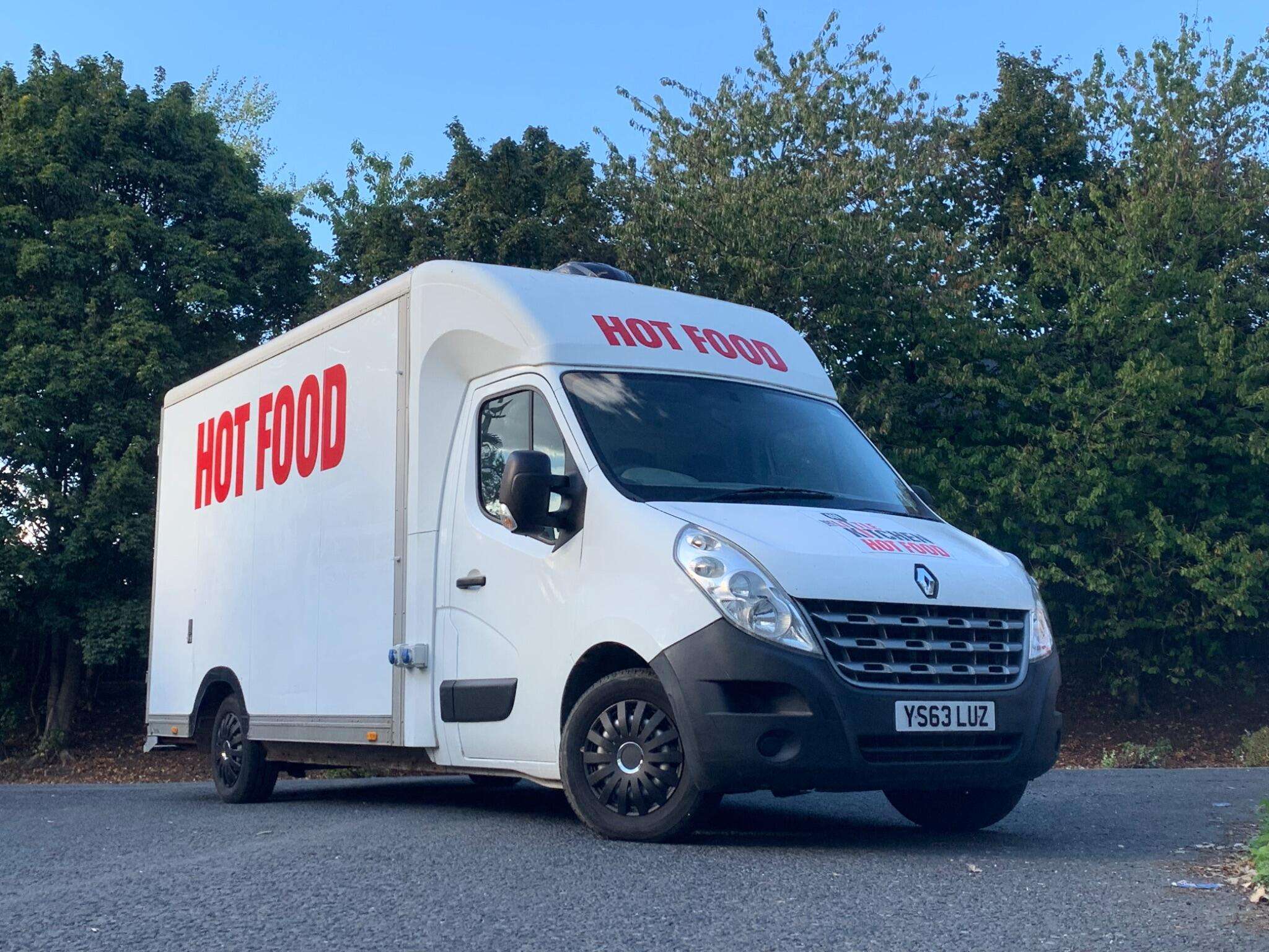 A 2014 RENAULT MASTER 2.3 dCi 35 Platform Cab FWD LWB Euro 5 2dr A 2014 RENAULT MASTER 2.3 dCi 35 Platform Cab FWD LWB Euro 5 2dr