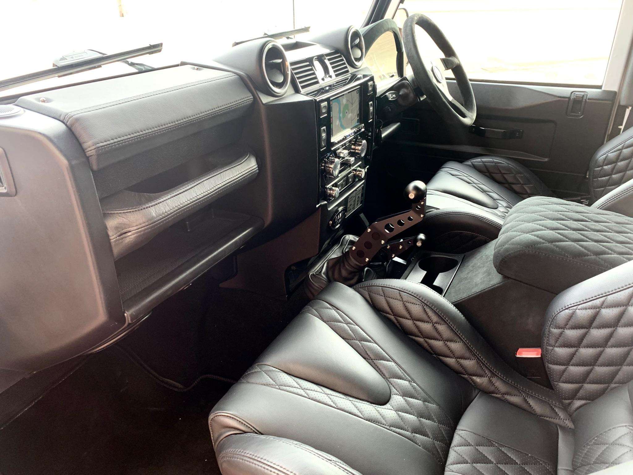 null LAND ROVER DEFENDER 90 null LAND ROVER DEFENDER 90