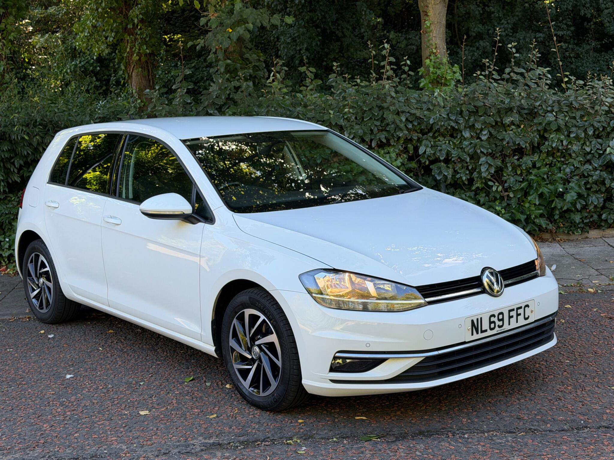 A 2019 VOLKSWAGEN GOLF 1.6 TDI Match Euro 6 (s/s) 5dr A 2019 VOLKSWAGEN GOLF 1.6 TDI Match Euro 6 (s/s) 5dr