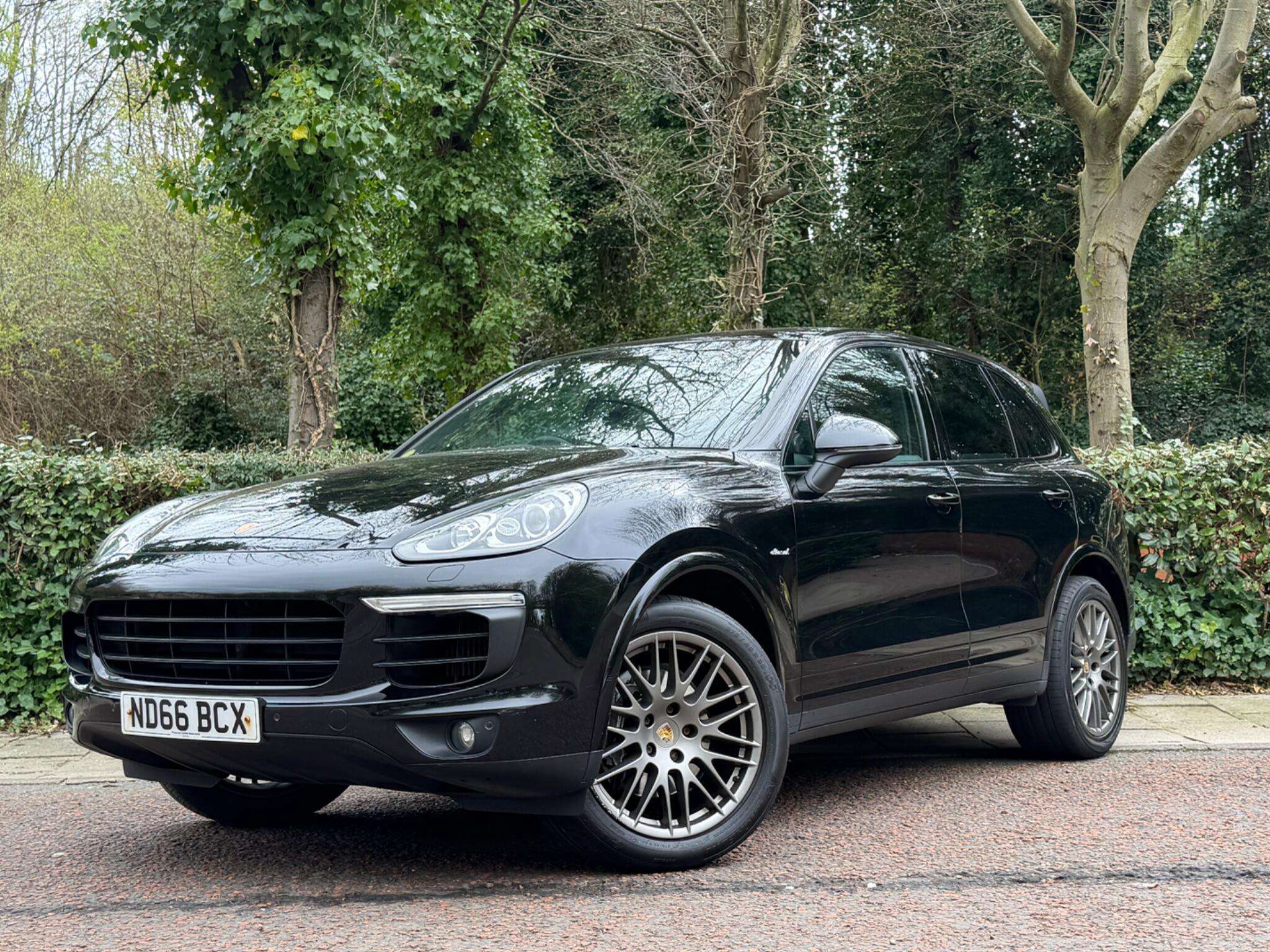 A 2016 PORSCHE CAYENNE 3.0 TD V6 Platinum Edition TiptronicS 4WD Euro 6 (s/s) 5dr A 2016 PORSCHE CAYENNE 3.0 TD V6 Platinum Edition TiptronicS 4WD Euro 6 (s/s) 5dr