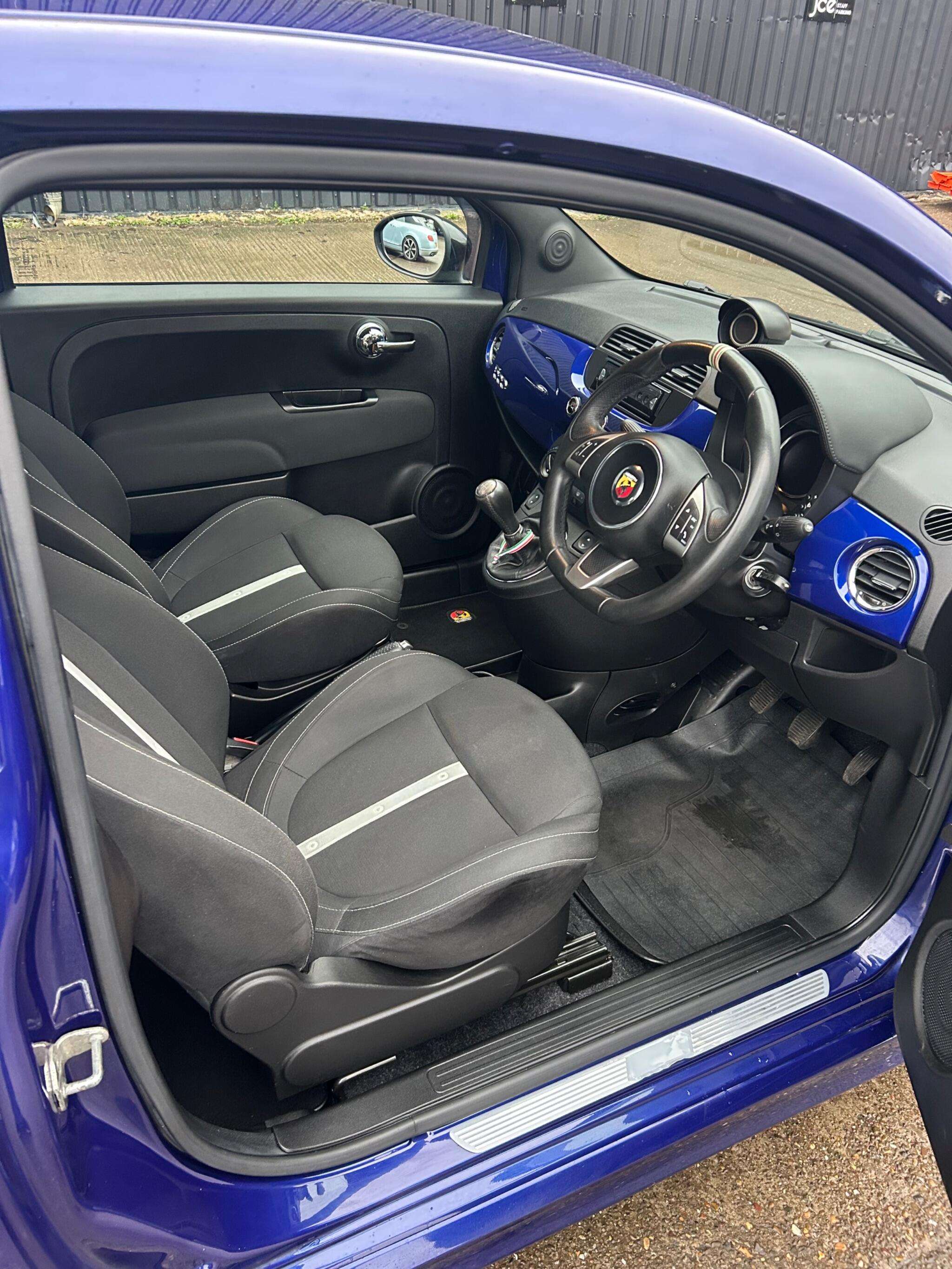 2016 ABARTH 595 2016 ABARTH 595