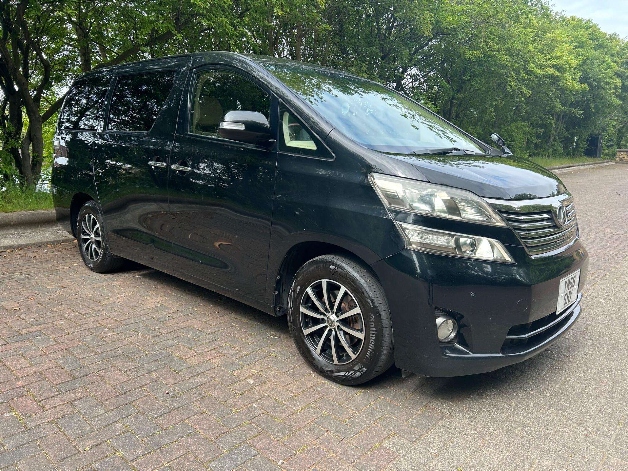 A 2009 TOYOTA VELLFIRE A 2009 TOYOTA VELLFIRE