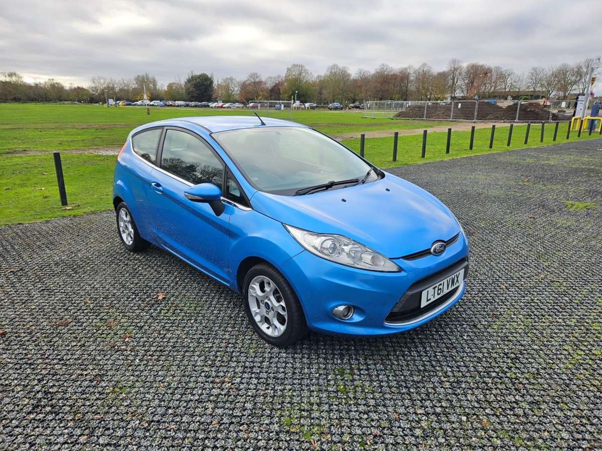Check out this Ford Fiesta 2011 Petrol Manual