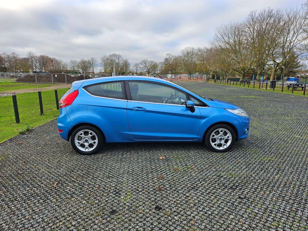2011 FORD FIESTA 2011 FORD FIESTA