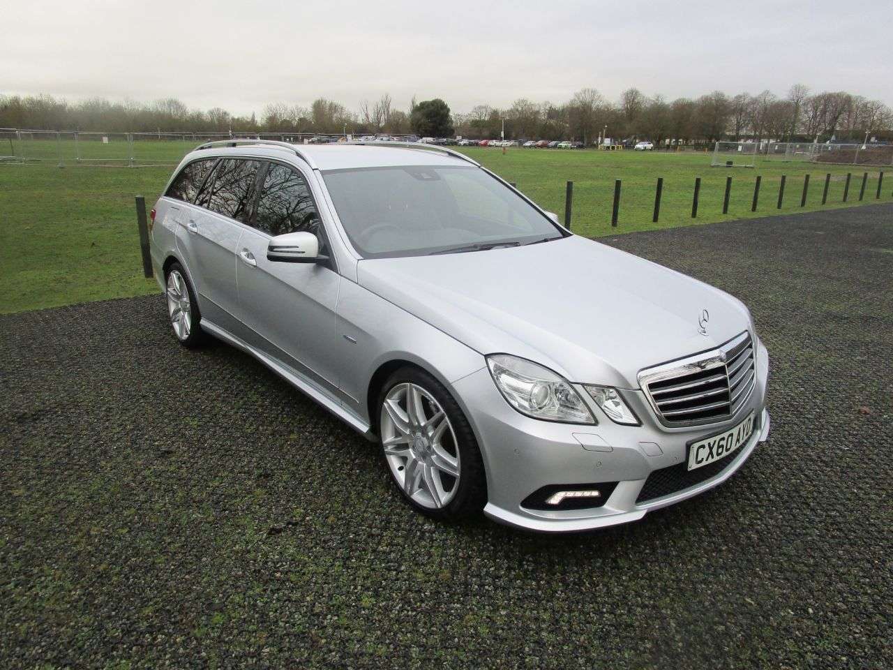 A 2011 MERCEDES-BENZ E-CLASS E350 CDI BlueEFFICIENCY 265 Sport Auto Diesel Estate A 2011 MERCEDES-BENZ E-CLASS E350 CDI BlueEFFICIENCY 265 Sport Auto Diesel Estate
