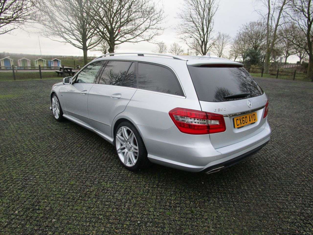 A 2011 MERCEDES-BENZ E-CLASS E350 CDI BlueEFFICIENCY 265 Sport Auto Diesel Estate A 2011 MERCEDES-BENZ E-CLASS E350 CDI BlueEFFICIENCY 265 Sport Auto Diesel Estate