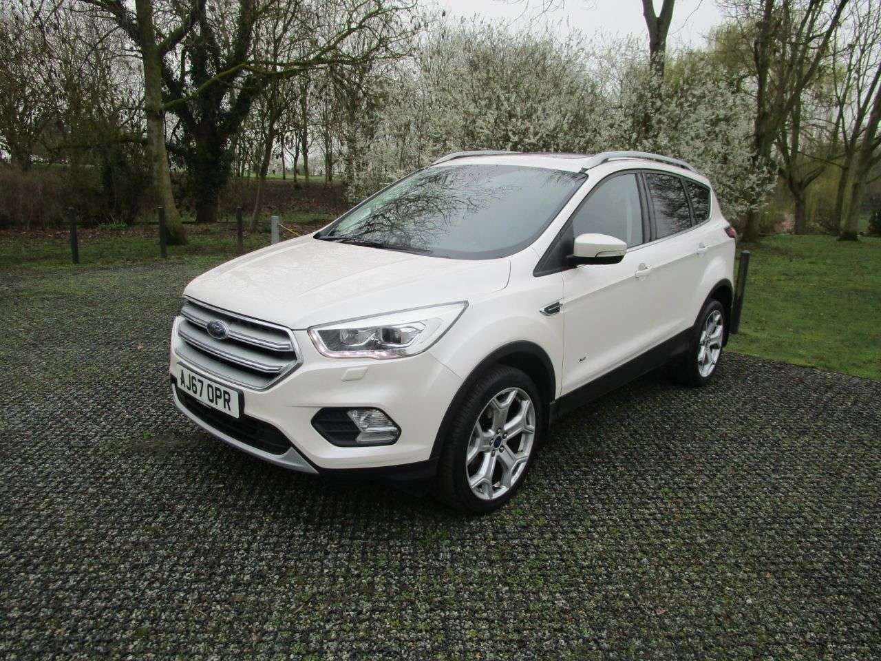 A 2017 FORD KUGA 2.0 TDCi 180 Titanium X 5 door Auto Diesel Automatic A 2017 FORD KUGA 2.0 TDCi 180 Titanium X 5 door Auto Diesel Automatic