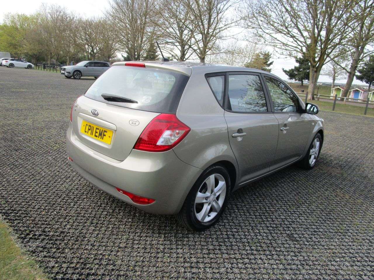 A 2011 KIA CEED 1.6 2 5 door Auto Petrol Automatic A 2011 KIA CEED 1.6 2 5 door Auto Petrol Automatic
