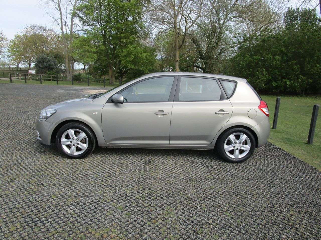 2011 KIA CEED 2011 KIA CEED