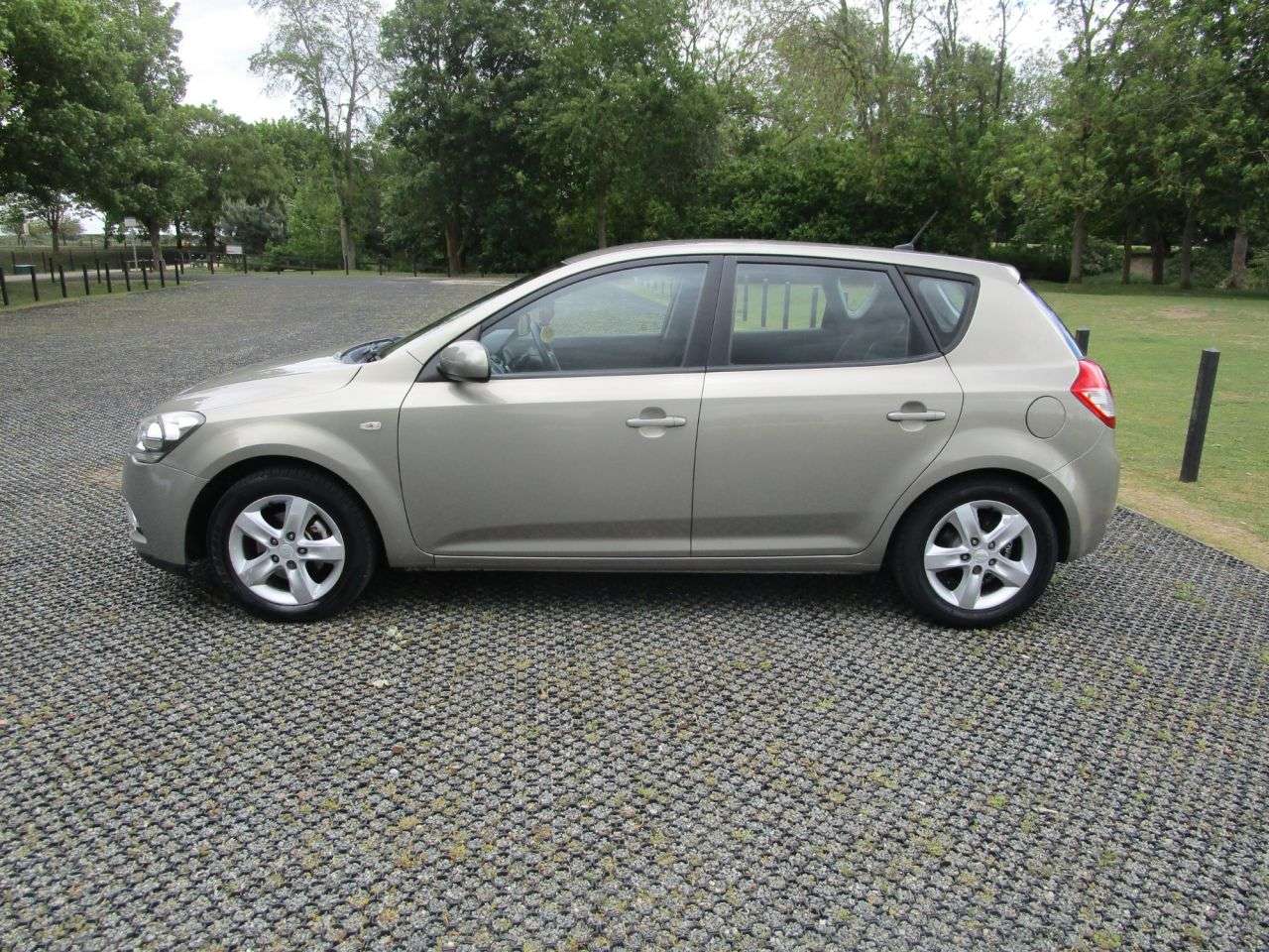 2011 KIA CEED 2011 KIA CEED