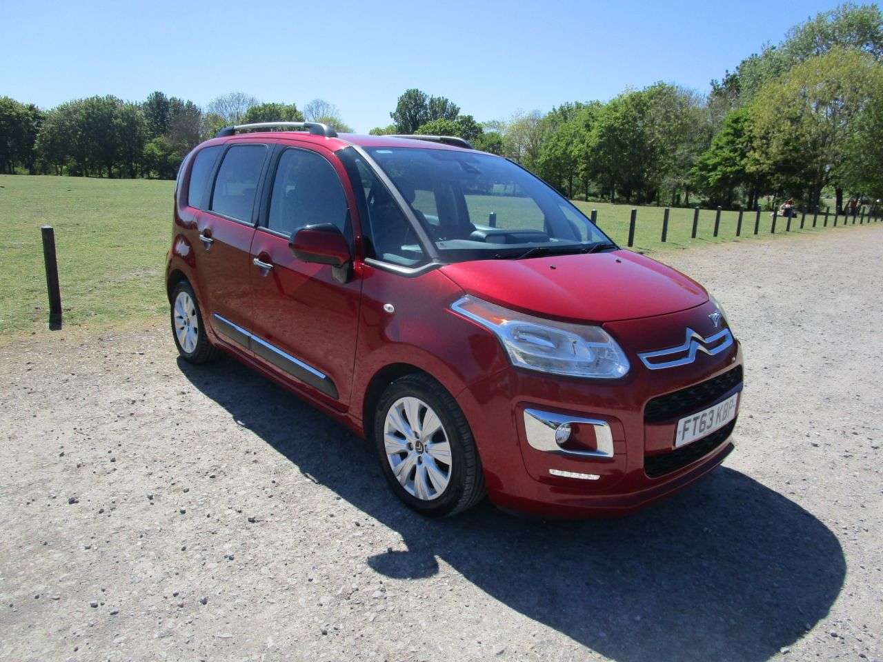 A 2013 CITROEN C3 PICASSO 1.6 VTi 16V Exclusive 5 door Auto Petrol Automatic A 2013 CITROEN C3 PICASSO 1.6 VTi 16V Exclusive 5 door Auto Petrol Automatic
