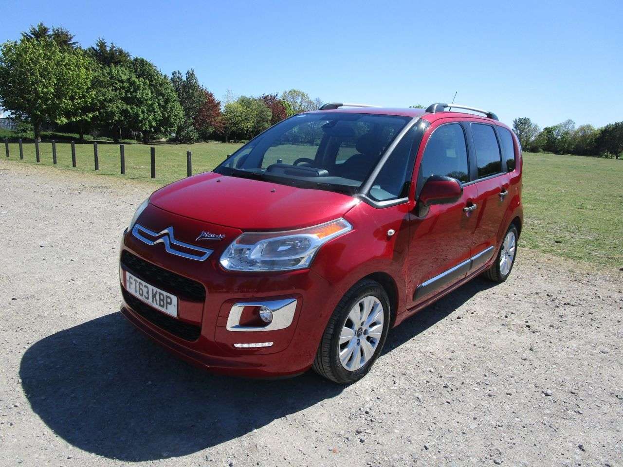 A 2013 CITROEN C3 PICASSO 1.6 VTi 16V Exclusive 5 door Auto Petrol Automatic A 2013 CITROEN C3 PICASSO 1.6 VTi 16V Exclusive 5 door Auto Petrol Automatic