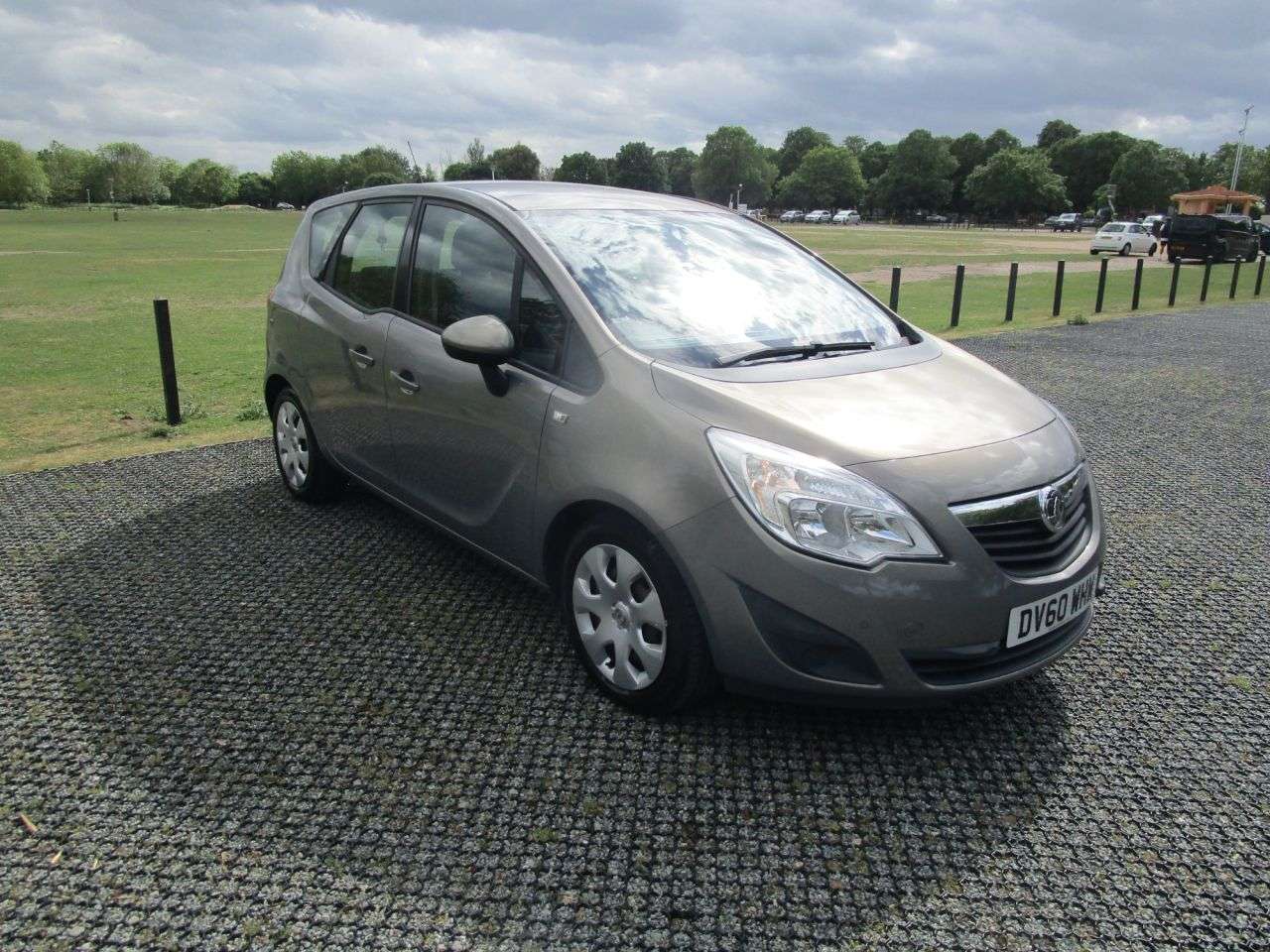 A 2010 VAUXHALL MERIVA 1.4i 16V Exclusiv 5 door Petrol A 2010 VAUXHALL MERIVA 1.4i 16V Exclusiv 5 door Petrol