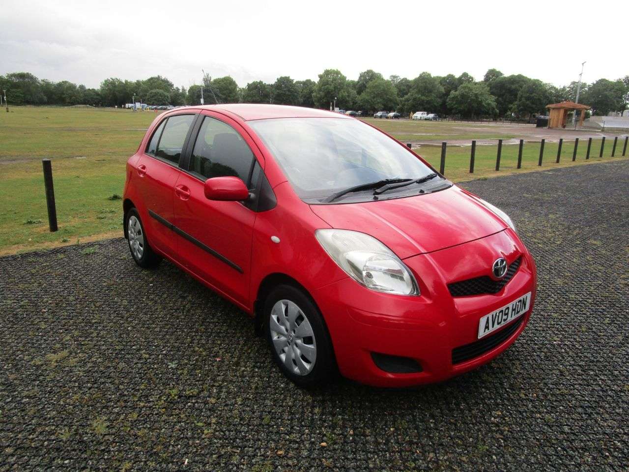A 2009 TOYOTA YARIS 1.33 VVT-i TR 5 door Auto MMT Petrol Automatic A 2009 TOYOTA YARIS 1.33 VVT-i TR 5 door Auto MMT Petrol Automatic