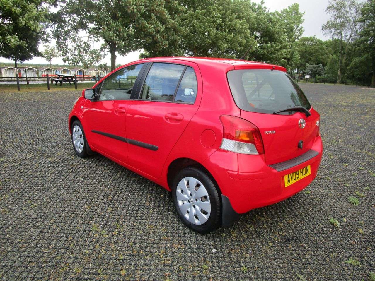 A 2009 TOYOTA YARIS 1.33 VVT-i TR 5 door Auto MMT Petrol Automatic A 2009 TOYOTA YARIS 1.33 VVT-i TR 5 door Auto MMT Petrol Automatic