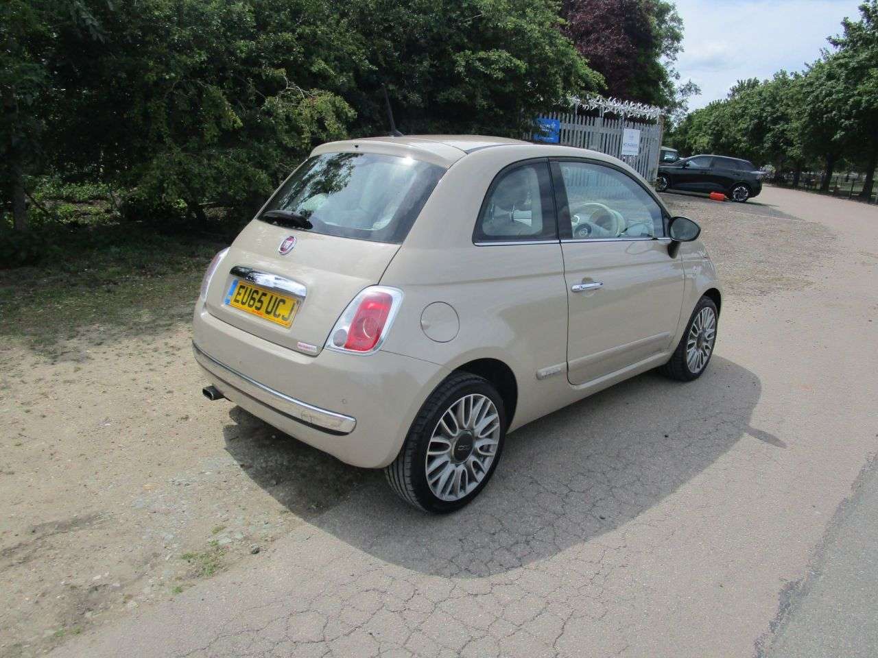 A 2015 FIAT 500 1.2 Lounge 3 door Dualogic Auto Petrol Automatic A 2015 FIAT 500 1.2 Lounge 3 door Dualogic Auto Petrol Automatic