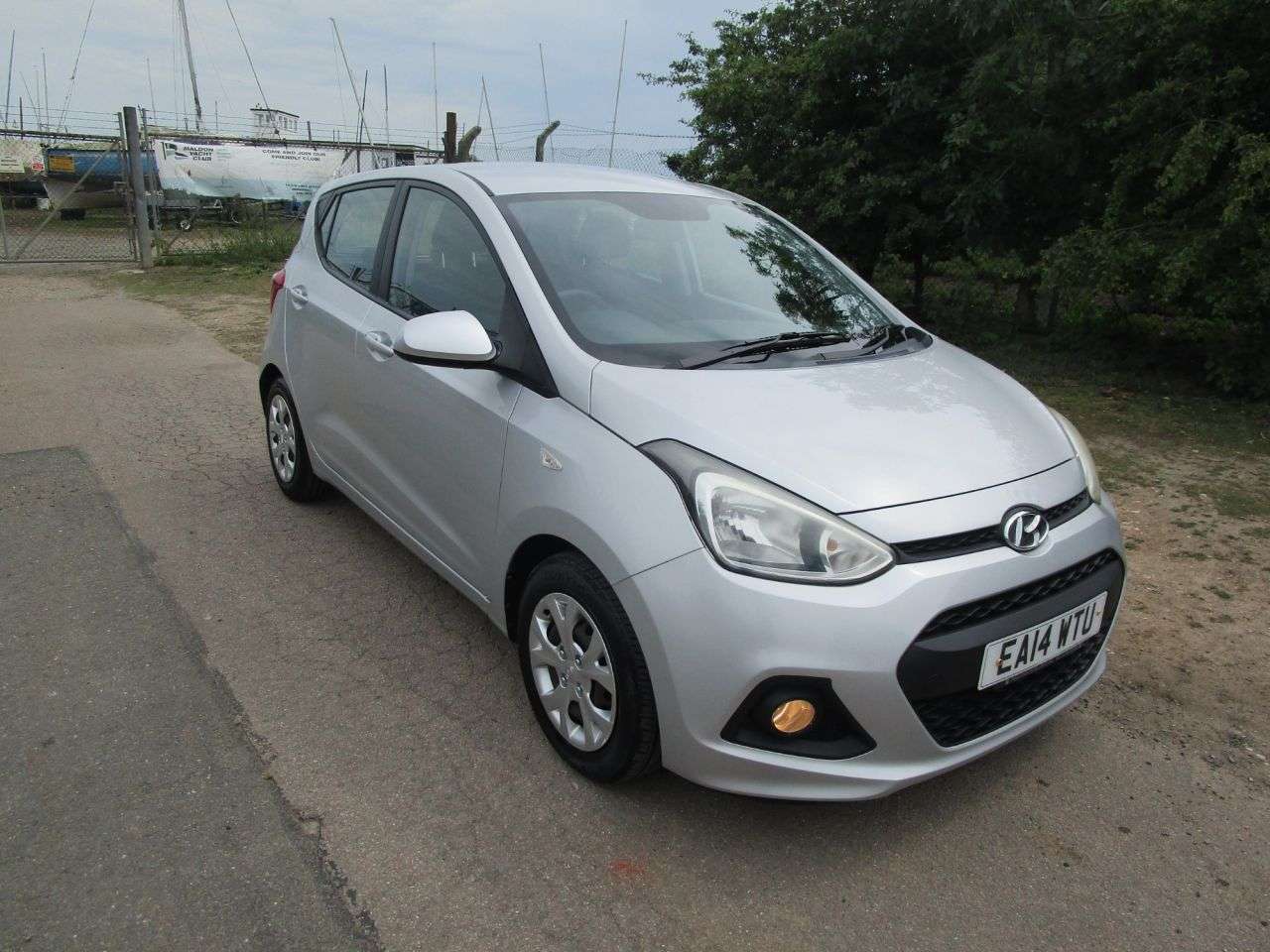 A 2014 HYUNDAI I10 1.2 SE 5 door Auto Petrol Automatic A 2014 HYUNDAI I10 1.2 SE 5 door Auto Petrol Automatic